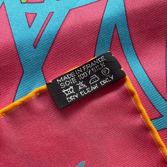 Authentic Hermes Silk Scarf Never Used - Picture 6 of 13